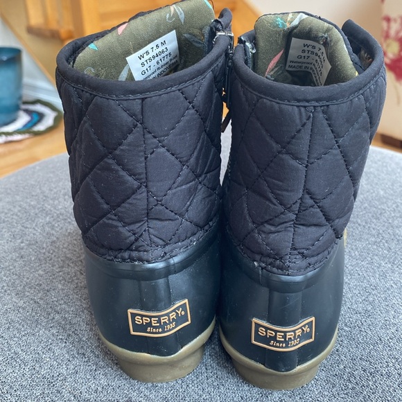 Sperry Woman’s Salt Water Boots size 7.5 - Picture 4 of 4